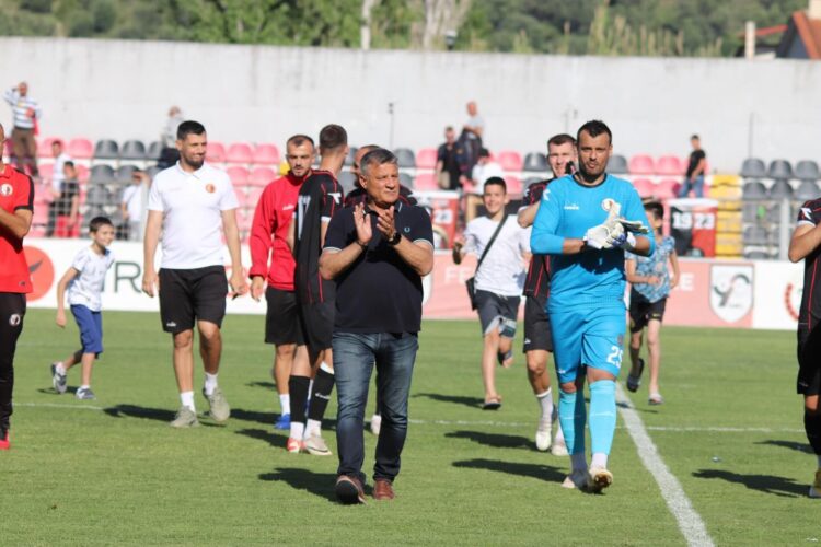 Flamurtari kalon Apoloninë, kuqezinjtë përballë Laçit për Superioren