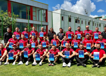 Mbyllet kursi UEFA B i FSHF-së në zonën e Fierit, diplomohen 28 trajnerë të rinj