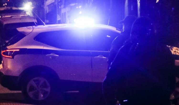 Atentat çiftit shqiptar në Greqi, burri vdes në vend dhe gruaja në gjendje të rëndë