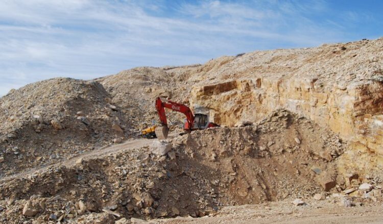 U dëmtua gjatë punimeve në gurore, ndërron jetë 24-vjeçari në Vlorë (Emri)