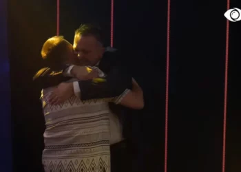 Surprizë emocionuese për Julin, i përlotur takohet me të vëllain