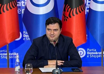 Basha ironizon takimin e Ramës në Athinë: Kthim të mbarë administratës shtetërore…