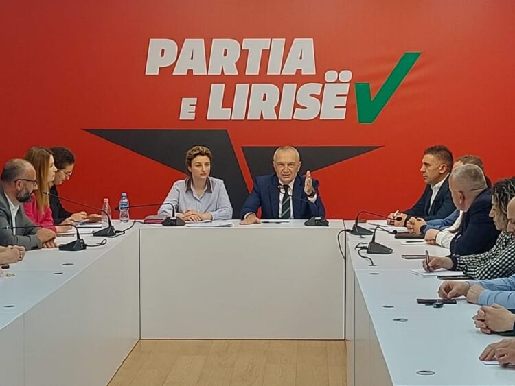 Meta mbledh shtabin e Tiranës: Këtij regjimi mafioz do t’i përgjigjemi me…