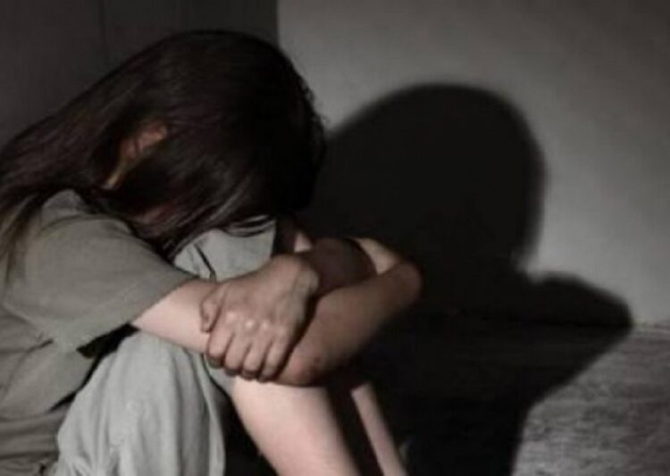 Përdhunuan 11-vjeçaren në Kosovë, dënohen me 35 vite burg 4 të akuzuarit