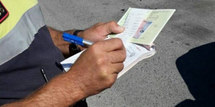 Tiranë, 8 mijë gjoba për parkim të gabuar! Policia rrugore gjobitë 1700 shoferë në ditë