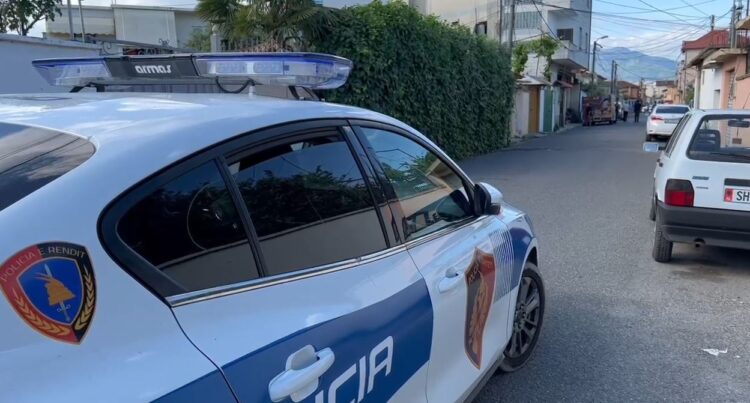 FOTO/ Efektivja e policisë i dha fund jetës! Ishte e vetme në shtëpi, ndërhynë…