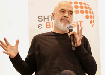 Bizneset ankohen çdo ditë, kujtohet Rama: Më pak gjoba nga inspektorët!