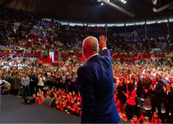 Pas Londrës, kryeministri Rama shtyn edhe takimin me shqiptarët në Gjermani