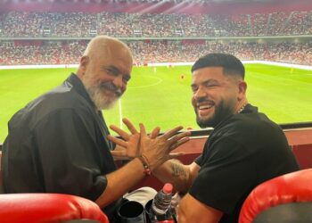 Rama merr me vete edhe Noizyn në Athinë