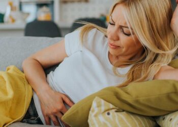 Zhurmat e stomakut, nga se shkaktohen dhe si t’i shmangni