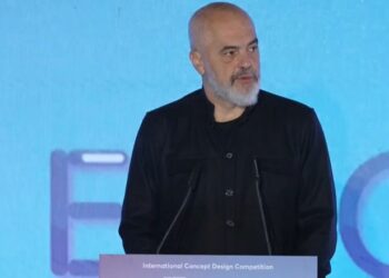 Rama në 12 maj në Athinë, thirrje për bashkatdhetarët: Kalojeni me ne këtë moment të veçantë krenarie