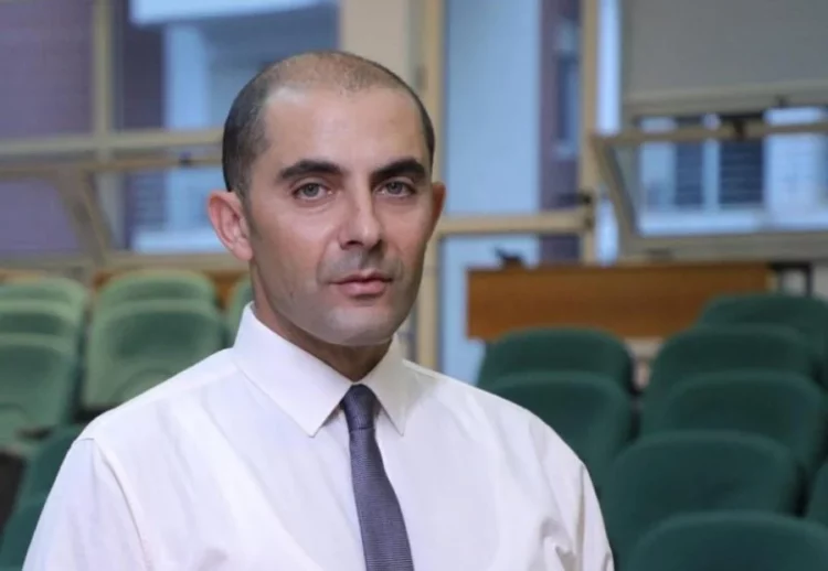 U sulmua fizikisht, avokati Sokol Mëngjesi futet në intubim