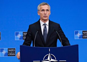 Shefi i NATO-s: Kina po nxit luftën në Europë