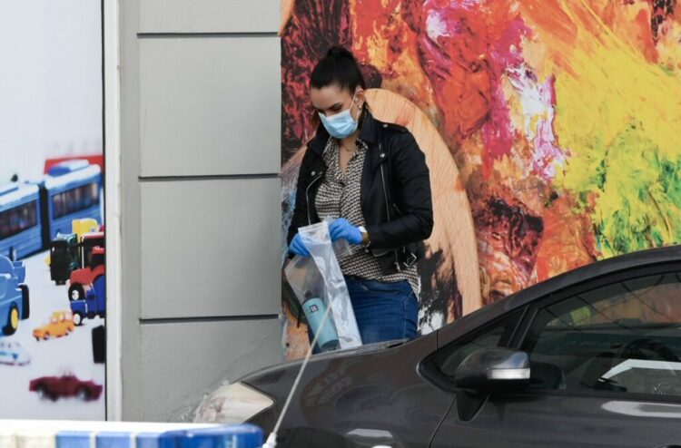 Foto – Kush është shqiptarja që u vra nga burri, dëshmia: Po bërtiste…