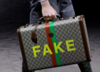 Shqiptarët vishen me marka të rreme! Nga “Tommy Hilfiger”, te “Hugo Boss”, sa konfiskuan doganat vitin e kaluar?