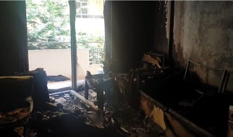 Përfshihet nga flakët apartamenti në Durrës