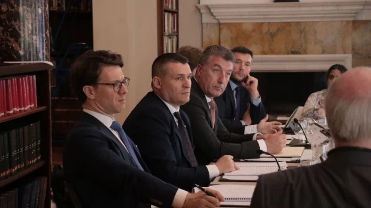 Dumani në Londër/ Skuadër e përbashkët me NCA kundër krimit dhe pastrimit të parave