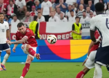Barazim në Frankfurt, Danimarka barazon me Anglinë me një gol nga distanca
