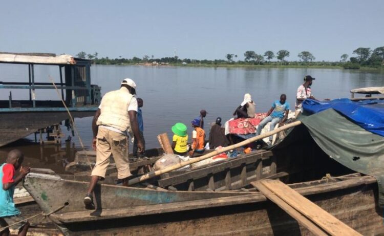 Mbytet anija në lumë, 86 të vdekur në Kongo