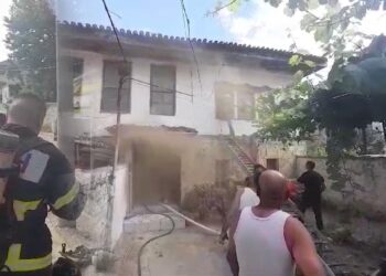 Berat, banesa digjet nga zjarri