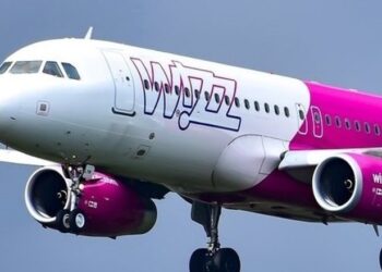 Wizz Air dhe Ryanair shtyjnë 13 fluturime, 3 të tjera anulohen, qindra pasagjerë në pritje