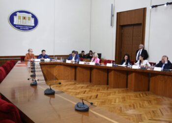 Konstituohet “Dezinformimi”/ Opozita bojkoton, shqetësime për lirinë e medias