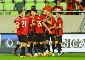 VIDEO/ Provë bindëse e kuqezinjve, Asani rikonfirmohet “snajperi” i Shqipërisë