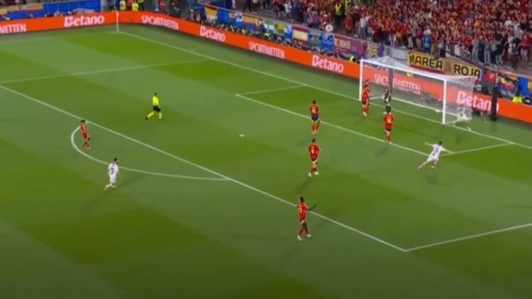 GOOOOL!  Gjeorgjia shtang Spanjën, ndëshkim nga një autogol