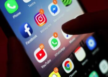 Studimi: Varësia nga interneti ndryshon kiminë e trurit tek adoleshentët