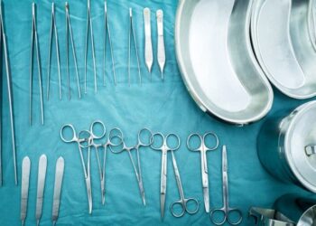 Risia kirurgjikale e çelikut që vret bakteret