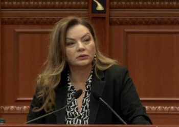 Albana Vokshi humb babanë