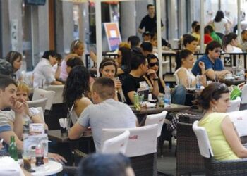 Pesha e industrisë në punësim ra në 2023, u rrit në shërbime dhe ndërtim