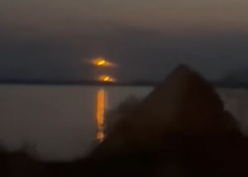 Çifti kap pamjet e frikshme: Jemi dëshmitar, kemi parë katër UFO/VIDEO