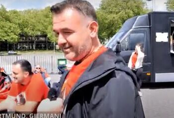 Sakrificat për të ndjekur kombëtaren, 36 orë rrugë me makinë deri në Dortmund