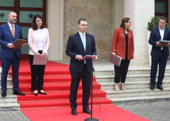 Miratohet rritja e pagave për administratën publike, ja sa përfitojnë pas 1 Korrikut (Lista)