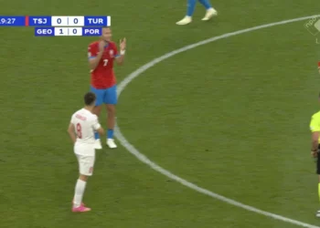 (Video) Karton i kuq në ndeshjen Çeki-Turqi, çekët ngelin me 10 lojtarë