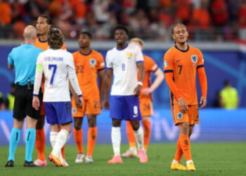 “Tulipanët” gjejnë rrjetën, por VAR-i u prish festën (VIDEO)