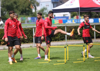 Kombëtarja nis përgatitjet për ndeshjen e fundit në grupin B ndaj Spanjës