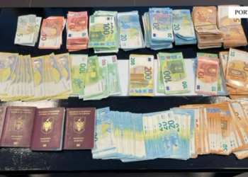 Sekuestrohen 35 mijë euro të padeklaruara në Durrës, 4 të arrestuar! Ku ishin fshehur paratë