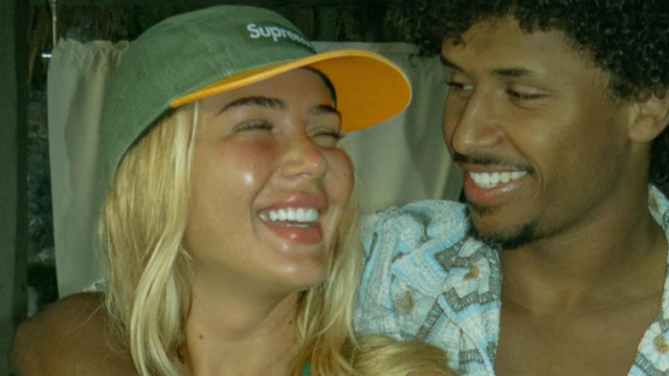 Loredana publikon fotografi intime nga pushimet me sulmuesin e Dortmundit