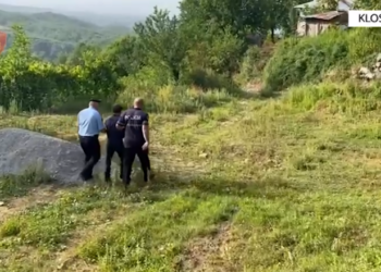 Sherr mes vëllezërve në Klos, arrestohet 38-vjeçari, i gjendet armë