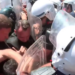 VIDEO/ Protesta te Kuvendi, policia përplaset me protestuesit