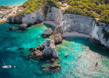 Ky është rajoni me detin më të pastër në Itali, 99.7% e ujit është ‘i shkëlqyer’