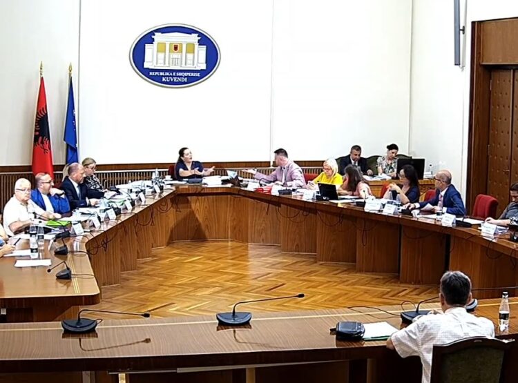 “Sterilizimi”/ Përplasje PS-PD, socialistët braktisin komisionin