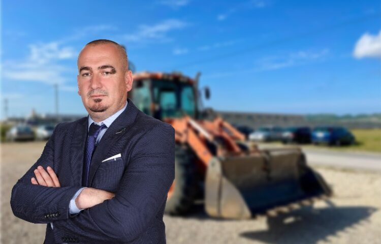 Pali i Pustecit ia çon lekët me fadromë të afërmit të prefektit, 95 MLN lekë kontrata pa garë