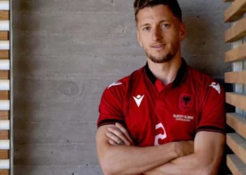 “Oferta” e Balliut për lojtarët e Spanjës: Nëse silleni mirë, hajdeni në plazhet e Shqipërisë