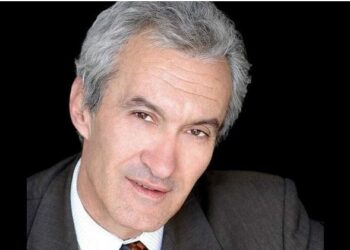 Arti në zi! Ndahet nga jeta poeti i njohur shqiptar, Agim Doçi