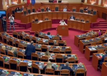 Skandali te Onkologjiku, opozita kërkon dorëheqjen e Ministres së Shëndetësisë