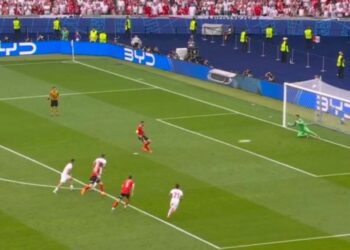 Arnautoviç shënon nga penalltia golin e tretë për Austrinë