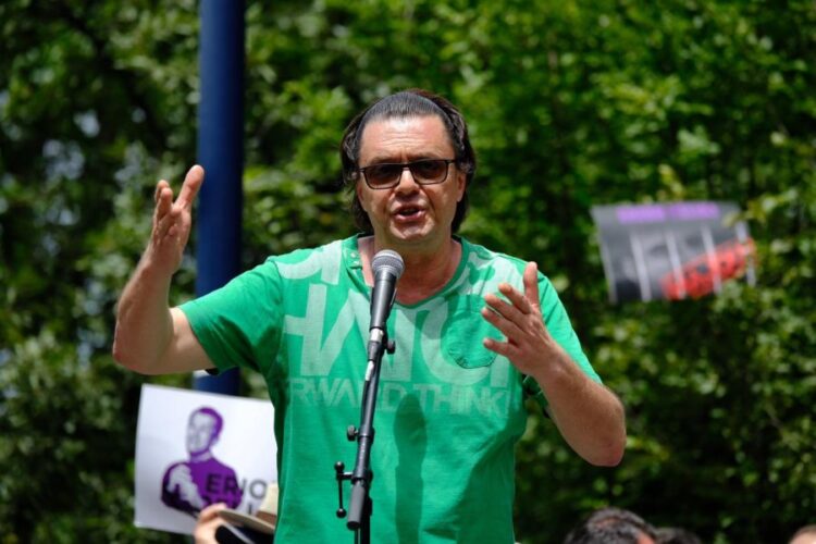 Protesta te bashkia, Licaj: Po vidhen pasuritë kombëtare për të pasuruar Fushën